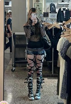 Real Emo Outfits, Ptv Outfit, Ptv Concert Outfit, Emo Y2k Outfits, Ptv Concert, 2000s Goth Fashion, Emo Outfits 2000s, 2000s Alt Fashion, 2000 Emo