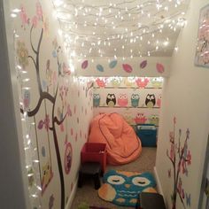 Closet Nook, تحت الدرج, Kids Room Curtains, Basement Playroom, Stairs Ideas, Under The Stairs, Reading Nooks, Diy Stairs, Kid Closet