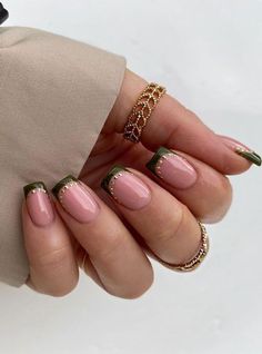 French Nail Designs, Minimalist Nails, Pretty Acrylic Nails, Chic Nails, French Tip Nails, Short Acrylic Nails, Cute Acrylic Nails, Green Nails, Holiday Nails