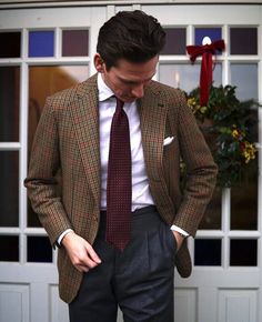 Modern Gentleman Style, Office Old Money, Old Money Fashion, Tweed Men, Fishing Jacket, Money Fashion, Italian Men, Brown Suits, Fashion For Men