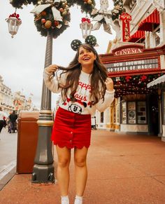 Cute Disney Outfits For Women, Disney World Christmas Outfit, Christmas Disney Outfits, Disneyland Christmas Outfit, Disney Christmas Party, Disney Christmas Outfits, Disney Outfit Ideas, Christmas Pictures Outfits, Disney Trip Outfits