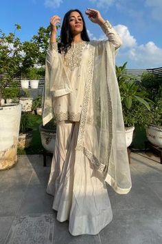 Shop for Neha Khullar White Cotton Shantoon Chanderi Silk Kurta Gharara Set for Women Online at Aza Fashions Desi Dress, Trendy Outfits Indian, Desi Wedding Dresses, Traditional Indian Dress, Pakistani Fancy Dresses, Desi Fashion Casual, Beautiful Pakistani Dresses, Indian Dresses Traditional, Desi Clothes