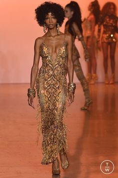 The Blonds Spring/Summer 2023 Look 25 Gold Runway, Blonds Runway, Chain Fashion Runway, The Blonds Runway 2020, Distressed Fashion Runway, Sparkly Outfits, Fashion Design Sketches, 1920s Fashion, Dream Clothes