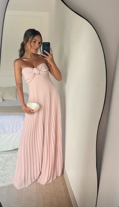 Détails de l'article :

 Numéro de produit : C2646

 Tissu : Mousseline

 Silhouette : Une ligne

 Manches : Sans manches

 Style de dos : fermeture éclair Prom Dresses Long Pink, Prom Dress Evening, Looks Party, Ball Gowns Evening, Prom Dresses Online, Mode Inspo, Dress Evening, Evening Party Dress, Party Gowns