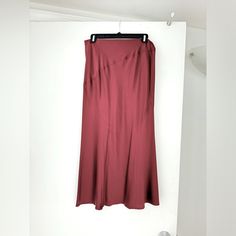 Sorrelle Silk Midi Skirt. High Rise. A-Line Silhouette. Silk/Spandex. Pull On Style. Used Once. Silk Midi Skirt, Silk Skirt, Veronica Beard, Women Skirts Midi, Midi Skirt, Womens Skirt, A Line, High Rise, Size 4