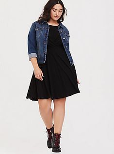 Black Rib Drape Front Skater Dress, Skater Dress Outfit, Vestidos Sport, Plus Size Skater Dress, Plus Size Black Dresses, Floral Prom Dresses, Peplum Tops, Gowns For Women, Surplice Dress, Dress Looks