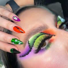 Halloween Eye Makeup Pastel Eyeshadow Looks, Glam Eyeliner, Halloween Eyeshadow, Pretty Witch, Look Halloween, Eyeliner Eyelashes, Pastel Eyeshadow, Makeup By Mario