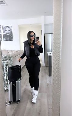 Cute Airport Outfit, Look Kylie Jenner, Modele Fitness, Instagram Baddie, Mode Zara, Cold Outfits, Neue Outfits, Elegante Casual