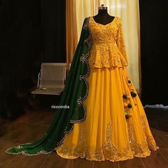 डिजाइनर कपड़े, Baju Kahwin, Haldi Dress, Haldi Outfits, Function Dresses, Wedding Lehenga Designs, Lehnga Dress, Green Lehenga, Indian Gowns Dresses