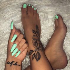 Mint Nails, Lovely Nails, Green Nail, Nails Makeup, Summer Acrylic Nails, Toe Nail Designs, Summer Nails Colors, Neon Nails, Pedicures