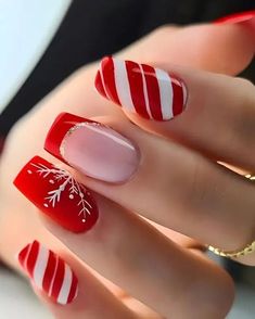 Nail Art Noel, Valentine Nails, Cute Christmas Nails, Manicure Tips, Xmas Nails, Christmas Nail Designs, Stick On Nails, Christmas Nail