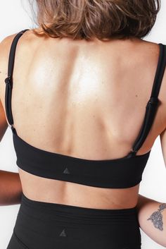 Our Cloud II classic scoop sports bra is designed for the ultimate comfort whether you are enjoying your workout of the day or stopping at your favorite coffee shop. This bra offers medium support & compression to flatter your figure. Workout Of The Day, Womens Bras, Athletic Apparel, Black Sports Bra, The Cloud, Deep Colors, Bra Women, Bra Sizes, Coffee Shop