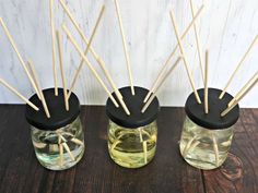 We test the best homemade reed diffuser oil recipes • Craft Invaders Diffuser Oil Recipes, Diy Reed Diffuser Oil, Diy Reed Diffuser, Homemade Reed Diffuser, Reed Diffuser Oil, Diffuser Oil, Diy Perfume, Soap Making Supplies