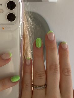 green nails inspo almond Nailart Ideas, Lime Green Nails, Nagellack Trends, Pink Gel, Minimalist Nails, Dream Nails, Fire Nails, Funky Nails, Nail Arts