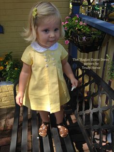 Toddler Fall Dress, Raglan Sleeve Dress, Girls Fall Dresses, Baby Mode, Vintage Baby Clothes, Baby Dress Patterns, Toddler Fall, Girls Fall Outfits, Frocks For Girls