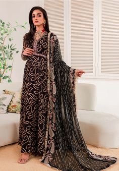 Pakistani formal dresses Pakistani Formal Wear, Pakistani Suits, Fashion Industry, Ready Made, Formal Wear, Industrial Style