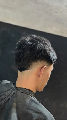 Fade Haircut Designs, Men Fade Haircut Short, Drop Fade Haircut, Mens Hairstyles Fade, Buzz Cut Hairstyles