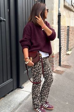 Animal Print Jeans, Hijab Fashion Inspiration, Warm Outfits, Autumn Outfit, College Outfits, Casual Fall, Mom Style, Alternative Fashion