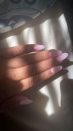 Summer 2024 French Nails, White French Nails Short, Simple Summer Nails 2024, Summer Nails 2024 Trends Almond Simple, Baby Pink Almond Nails, Simple And Elegant Nails, Nails Summer Almond, Almond Nails Aesthetic, French Nails Summer