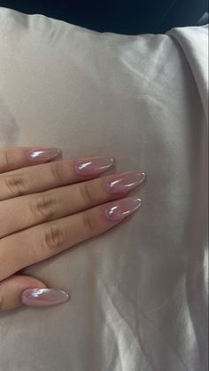 Hailey Bieber Chrome Nails, Hailey Bieber Chrome, Hippie Nails, Simple Gel Nails, French Acrylic Nails, Pearl Nails, Jelly Nails, Acrylic Nails Coffin Short