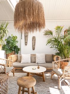 Beach club, strandtent interieur, boho vibes Ibiza Outdoor Living, Ibiza Beach House, Ibiza Home Style, Terrasse Ibiza Style, Ibiza Decor, Ibiza Style Garden, Ibiza Interiors, Ibiza Style Interior, Club Interior