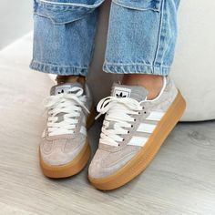 🙋🏻‍♀️✨ Trendy Shoes Sneakers, Cute Sneakers, Cute Nike Shoes, Mode Casual, Cute Nikes, Fall Fits, Trendy Shoes, Sport Wear, Crazy Shoes