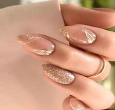 Golden Nails Designs Glitter, Golden Nails Art, Nail Art Designs Golden, Golden Nail Art Design, Golden Nail Designs, Golden Glitter Nails, Golden Nails Designs, Golden Nail Art, Bridal Nails Designs