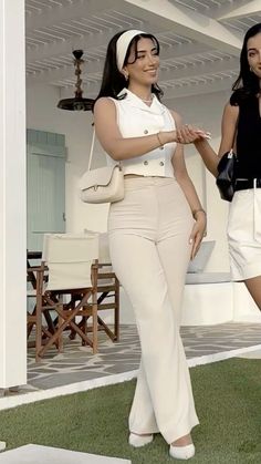 Stylish and sophisticated, this outfit is a refined blend. #outfit #classic #elegant  ^^^^^^^^^^^^^^^^^^^^^^^^^ Interested in these pants? Click to discover more! Cream Outfits For Women Summer, Cute Outfit Work, Stylish Spring Outfit 2024, Cooperate Baddie Outfits For Women, Corporate Baddie Aesthetic Outfit, Classy Summer Outfits Aesthetic, Modest Outfit Ideas Summer, Corporate Summer Outfits