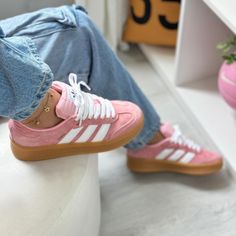 Heeled Sneakers Outfit, Womens Sneakers Outfit, Platform Adidas, Aesthetic Shoes Sneakers, Cute Shoes Sneakers, Summer Trainers, Sneakers Aesthetic, Fun Sneakers, Pretty Sneakers