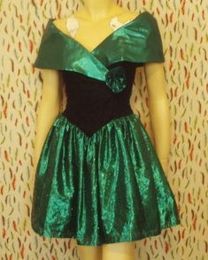 80 Prom, Tacky Prom, Prom Theme Party, 80s Party Ideas, 80s Prom Party, 80's Theme Party, Tacky Wedding, Barbie Cosplay, 80's Prom