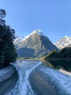 Boat mountains snow Milford sound Queenstown New Zealand Winter Aesthetic, Nz House, Queenstown Aesthetic, New Zealand Roadtrip, Queenstown New Zealand Winter, Queenstown Winter, New Zealand Queenstown, Queenstown New Zealand Aesthetic, New Zealand Travel Aesthetic