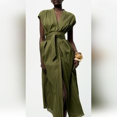 Midi Dress Made Of 100% Cotton . V-Neckline And Dropped Short Sleeves. Adjustable Tied Self Belt. Wrinkled Fabric And Pronounced Tonal Topstitching. Front Button Closure. Khaki | 4786/062 Outer Shell 100% Cotton Lining 100% Cotton Which Has At Least: Outer Shell 50% Ocs Certified Organically Grown Cotton Lining 50% Ocs Certified Organically Grown Cotton V-neck Belted Maxi Dress For Daywear, Zara Pleated Maxi Dress For Summer, Zara Pleated V-neck Dress, Khaki Dress, Zara Woman, Party Dresses For Women, Zara United States, Ladies Party, Swimwear Accessories