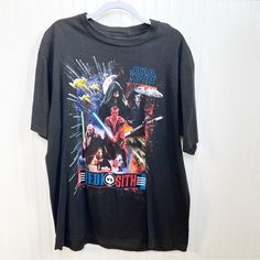 - Very Good Pre-Owned Condition - Single Stitch From 1999 - Front & Back Graphic - 100% Cotton - Men’s Xl Armpit To Armpit - Approx 24” Length - Approx 32.5” - Smoke-Free Home Jedi Vs Sith, Star Wars Jedi, Star Wars Shirts, Graphic Tee Shirt, Star Wars Episodes, Graphic Tee Shirts, Vintage Colors, Tee Shirt, Graphic Tee