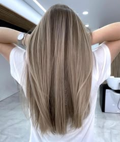 White Skin Hair Color Ideas, Balayage Frizura Blonde, High Light Hair Brown, Blond Highlights On Brown Hair Straight, Dark Blonde Ash Hair, Light Brown Hair With Highlights Ashy, Airtouch Hair Brown, Milk Tea Hair Color With Highlights, Hilights Hair Brunettes