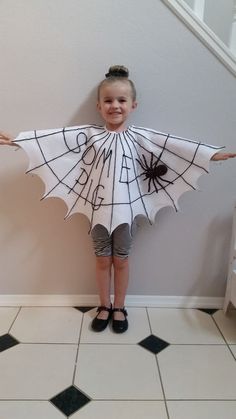 Charlotte Web Costume, Meme Costume, Book Character Day, Character Dress Up, Book Costumes, Book Character Costumes, Charlotte's Web, Diy Halloween Costumes For Kids