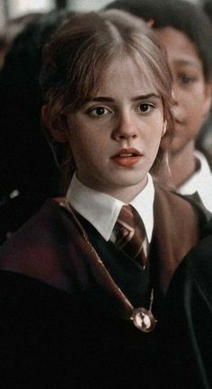 Hermione Granger Wallpaper Iphone, Hp Wallpaper, Scorpius And Rose, Hermione Granger Aesthetic, Stile Harry Potter, Emma Watson Harry Potter, Glume Harry Potter, Harry Potter Ron Weasley, Harry Potter Girl