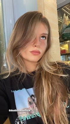 Sarah Cameron Hair Color, Sunkissed Blonde, Cameron Hair, Light Golden Brown Hair, Alt Hair, Sunkissed Hair, Sandy Blonde Hair, Golden Brown Hair, Hair Color Caramel