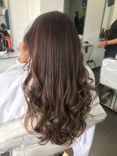 Straight Hair Loose Curls, Lose Curls Hairstyles Wedding, Layered Hair Curled Ends, Cute Lose Curl Hairstyles, Long Hair Curls At The End, Curled At Ends Hair, Lightly Curled Hair Long, Straight Hair With Waves At The End, Straight But Curled Ends