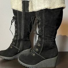 Torrid Sherpa Cuff Lace Up Suede Like Black Boots Htf! Size: 10w With Wide Calf These Have A Wedge Type Heel And A Side Zipper. Like New Condition, Were Never Worn! Alt Boots, 2000s Boots, Shoe References, Black Chunky Boots, Cute Winter Boots, Torrid Boots, Goth Fits, Y2k Boots, Boots Wide Calf