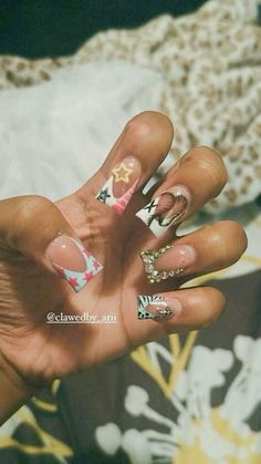 𝘧𝘰𝘭𝘭𝘰𝘸 𝘧𝘰𝘳 𝘮𝘰𝘳𝘦 𝘤𝘶𝘵𝘦 𝘱𝘪𝘯𝘴 ☁️ Om Nails Design, Real Nail Designs, Latina Nail Designs, Acrylic Nail Set