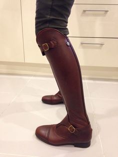 Mens Riding Boots, Fall Knit Sweater, Wild Outfits, Horse Show Clothes, Equestrian Chic, Horse Fashion, Brown Boots Women