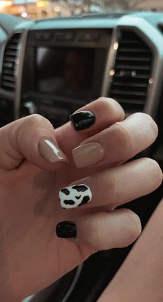 Nail Ideas Western, Punchy Western Nails, Western Nail Ideas, Cowgirl Nails, Nails Western, Cow Print Nails