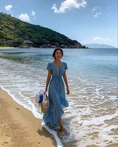 Second Lead Syndrome, Modest Beach Outfit, Goa Dress, Beach Fashion Photography, Goa Outfits, Beach Photo Inspiration, Beach Outfit For Women, Vacation Outfits Women, Printed Beach Dresses