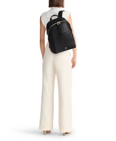 Elevate your every day with this polished leather backpack. Thoughtful interior organization meets modern style in this versatile size. The detachable pouch carries what you need for on-the-go touch-ups. Work Backpack Women, Tumi Backpack, Elegant Backpacks, Tumi Bags, Luxury Backpack, Simple Backpack, Minimalist Backpack, Women Leather Backpack, Black Leather Backpack