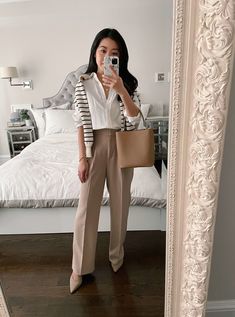 Petite Smart + Business Casual Workwear Ideas Petite Smart Casual Outfit, White Shirt Tan Pants, Meeting Outfit Business, Cute Work Outfit, Outfit Ideas Cute