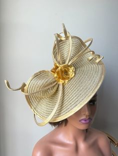 Unique fascinator / Wedding hat /Derby hat. Elegant Fascinator, Unique Fascinators, Bridesmaids Luncheon, Fascinator Hats Wedding, Fascinator Wedding, Mini Hats, Derby Fascinator, Wedding Hat, African Traditional Dresses