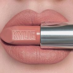 Kylie Lipstick Shades, Kylie Baby, Peach Lipstick, Kylie Skin, Lipstick For Fair Skin, Lipstick Designs