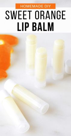 This homemade orange lip balm recipe is made with all natural ingredients like pure beeswax, Vitamin E, honey and sweet orange essential oil! Quick and easy to make, this is a fun project to do with your kids and these sweet little lip balms make great additions to gift baskets. Chapstick Recipe, Essential Oil Lip Balm, Lip Balm Recipe, Balm Recipe, Homemade Lip Balm, Orange Lips