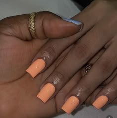 Short Color Nails, Spring Nails One Color, Gel Short Nails Ideas, Short Spring Nails 2024, Short Simple Nail Ideas, Spring Colored Nails, 2 Color Nail Ideas, Nails Tapered Square, Overlay Nails