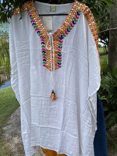 #mogulinterior #bohemianclothing #whitecaftan #bohocaftan #cottoncaftan Short Kaftan Dress, Bohemian Chic Outfits, Boho Maternity Dress, Boho Caftan, Beach Cover Up Dress, Kaftan Dresses